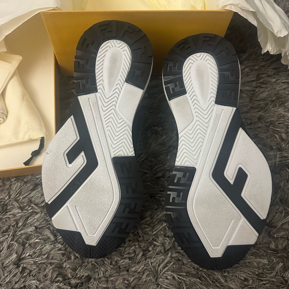 Fendi Flow Sneakers, women’s size 38.5/8.5 - Picture 7 of 8